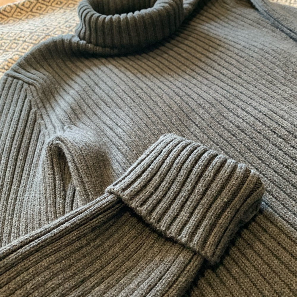 Banana republic ribbed turtle neck sweater